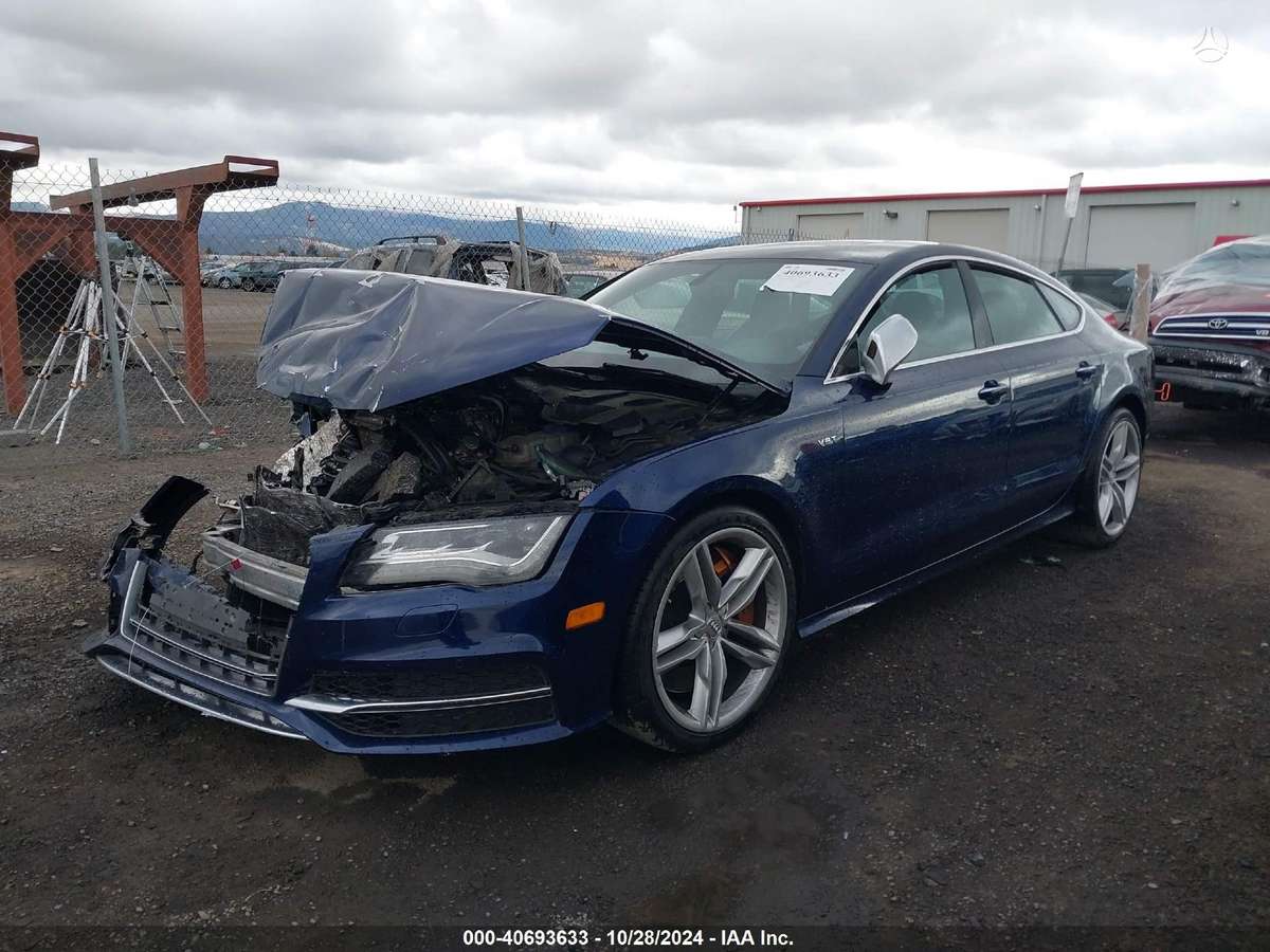 Audi S7 dalimis. S7 usa dalimis