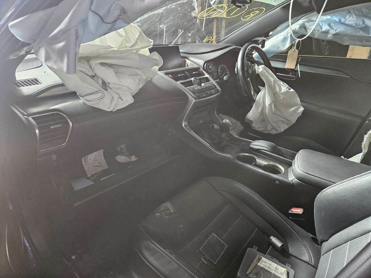 Lexus NX 300h Rida 77576km