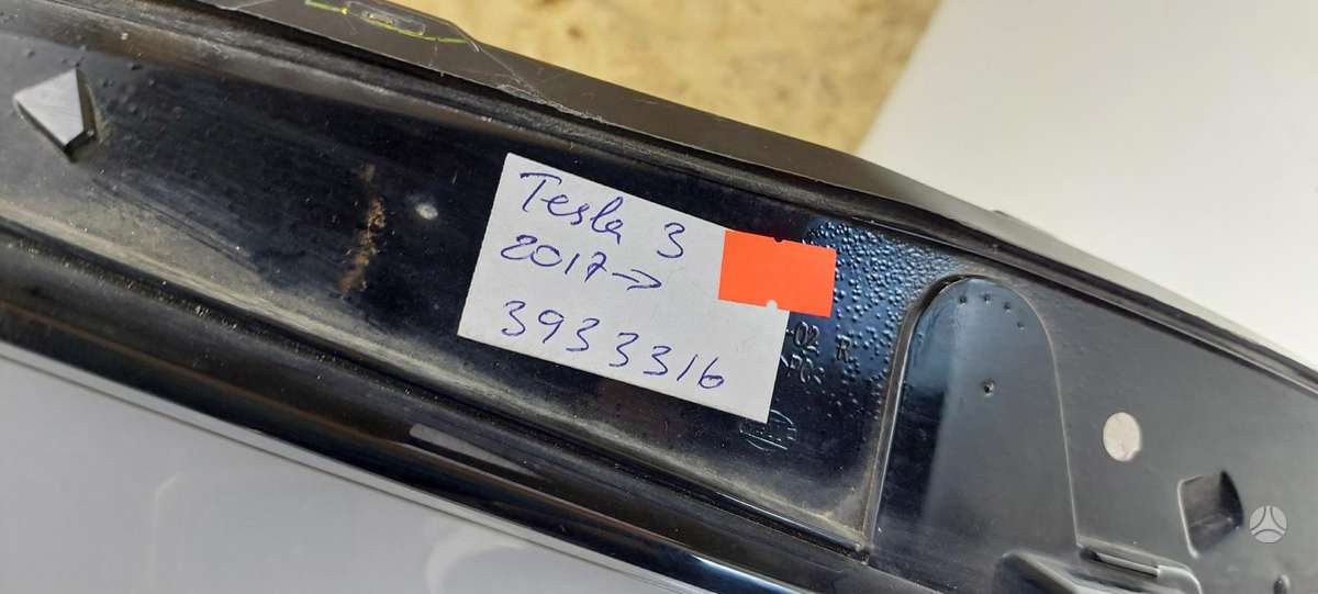 Tesla Model 3 Cen22930