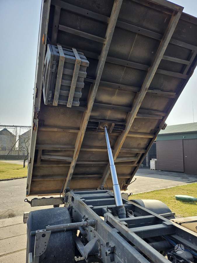 MAN TGL, dumpers with crane