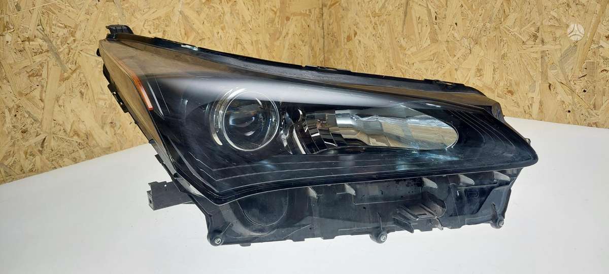 Lexus NX klasė Cen23044