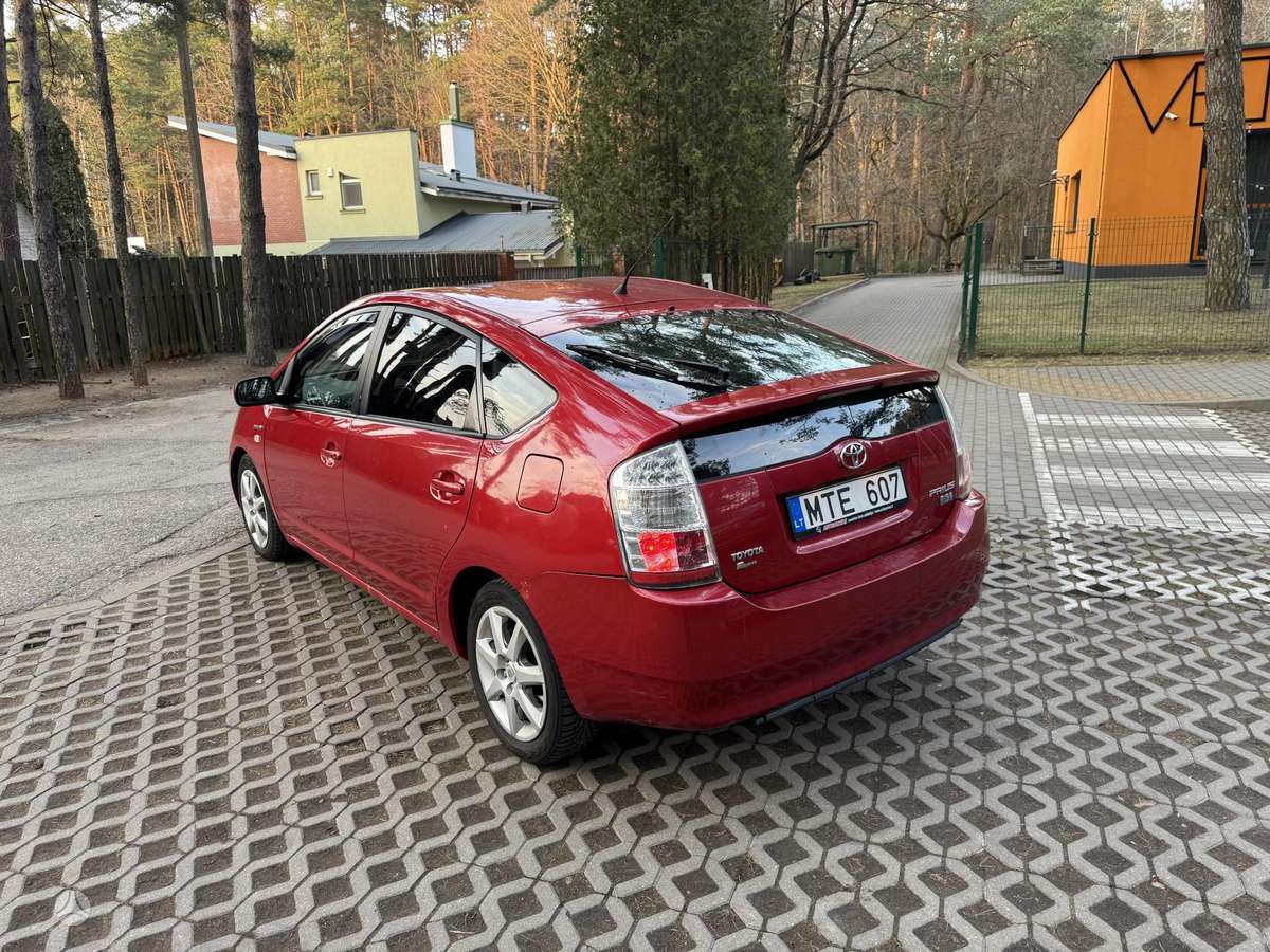 Toyota Prius, 1.5 l., hatchback