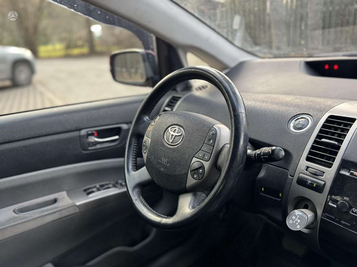 Toyota Prius, 1.5 l., hatchback