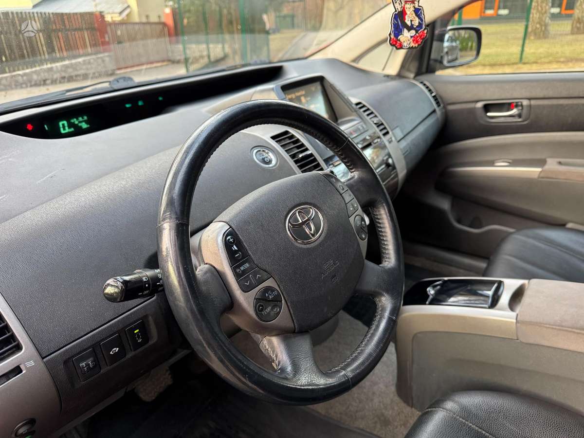 Toyota Prius, 1.5 l., hatchback