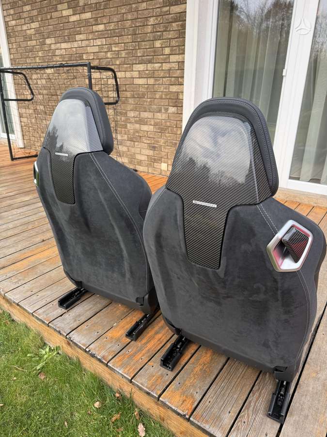 BMW M8 seats