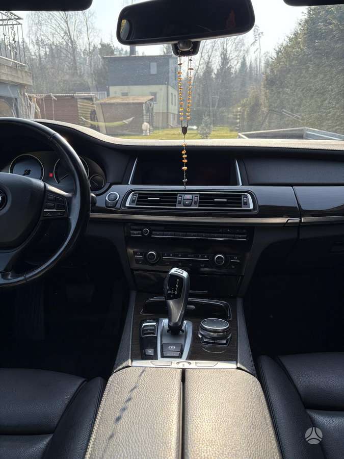 BMW 730, 3.0 l., Седан