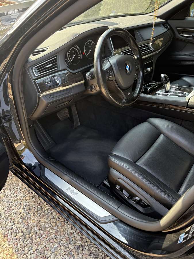 BMW 730, 3.0 l., Седан