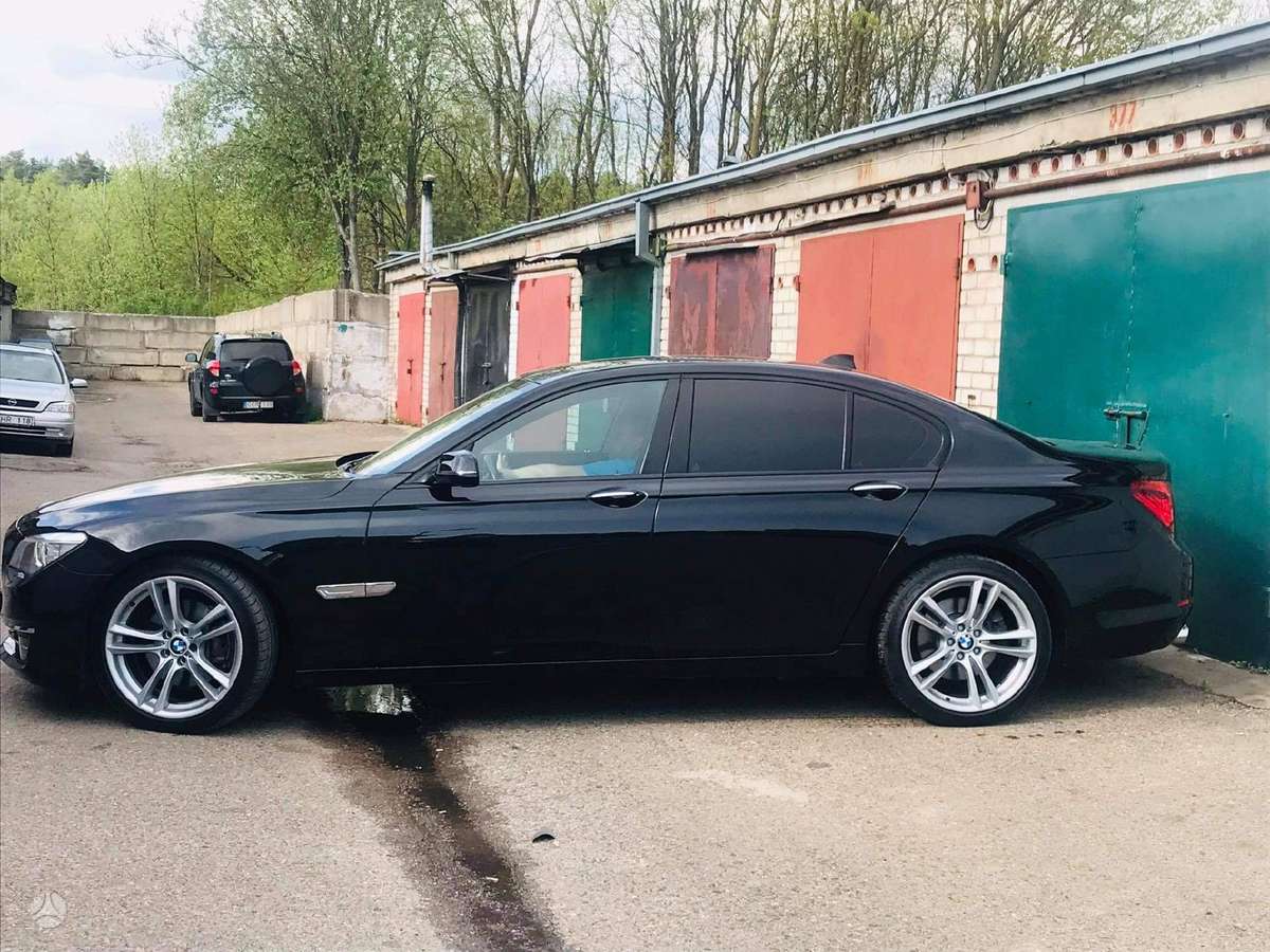 BMW 730, 3.0 l., Седан