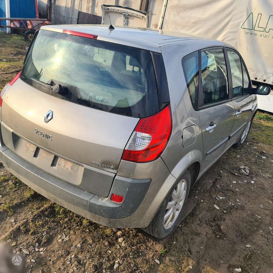 Renault Scenic dalimis. Europa dalimis