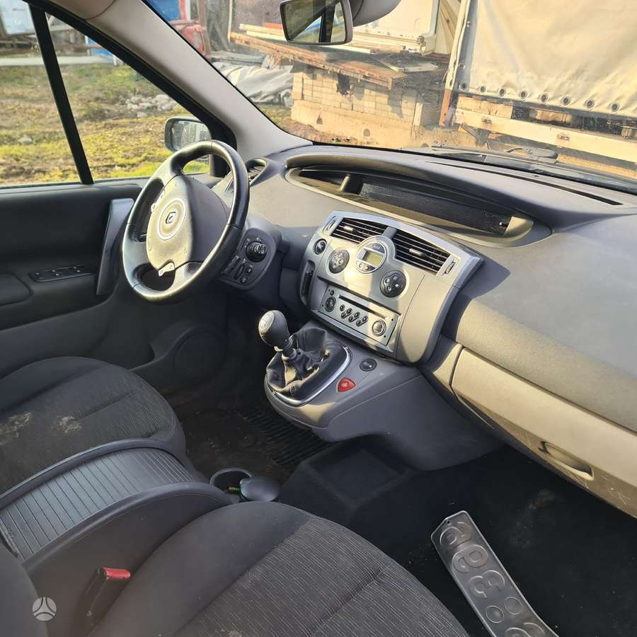 Renault Scenic dalimis. Europa dalimis