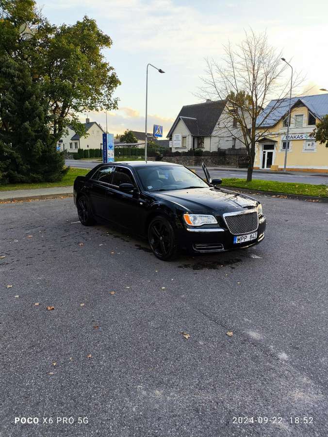 Chrysler 300C, Седан