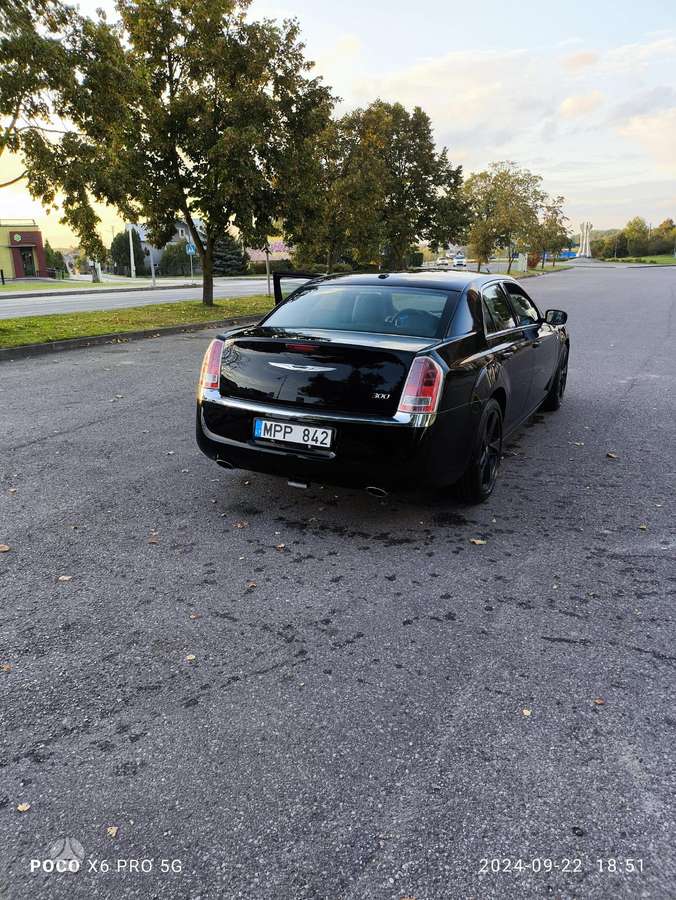Chrysler 300C, Седан