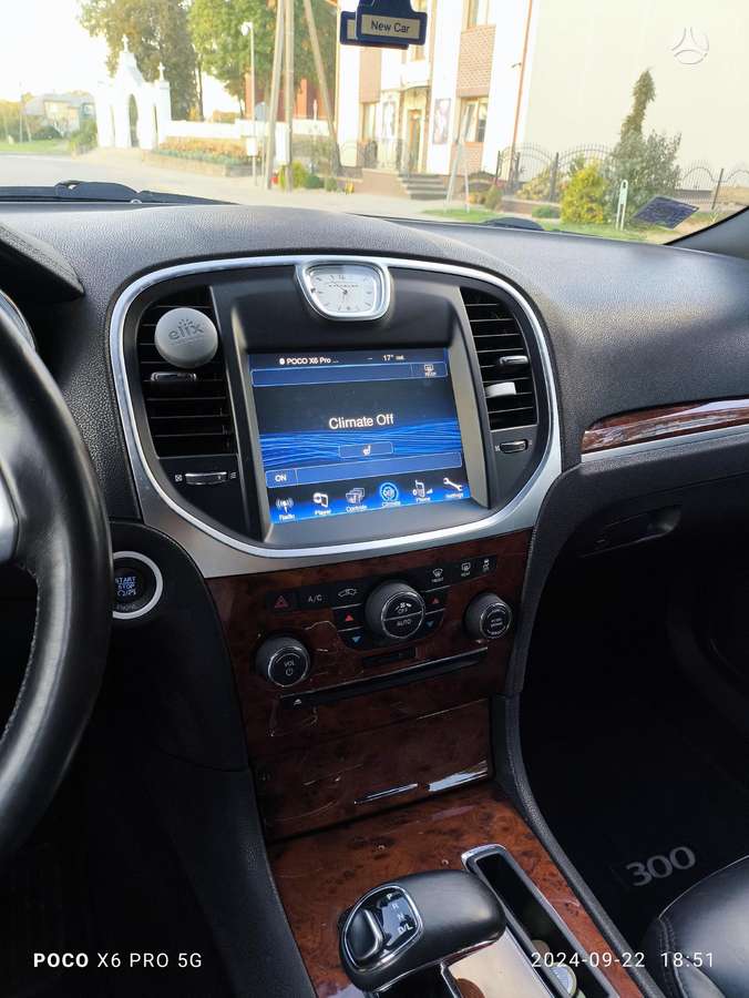 Chrysler 300C, Седан