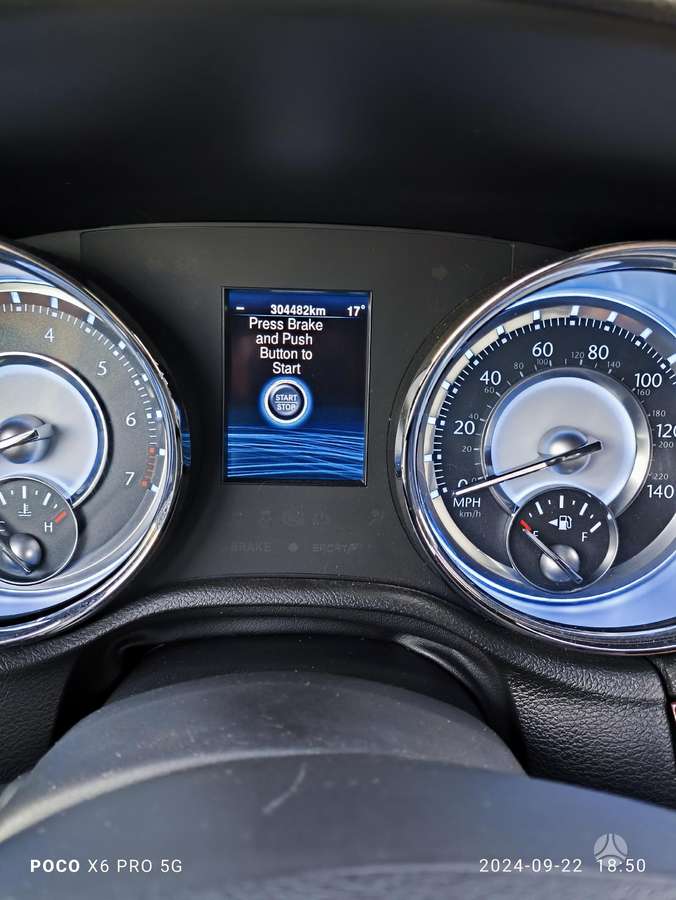 Chrysler 300C, Седан