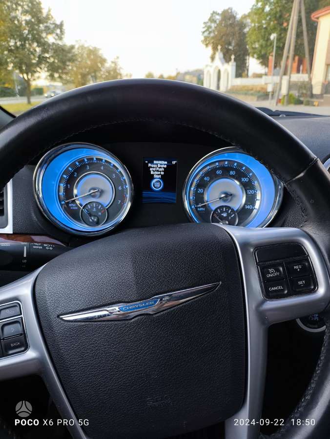 Chrysler 300C, Седан