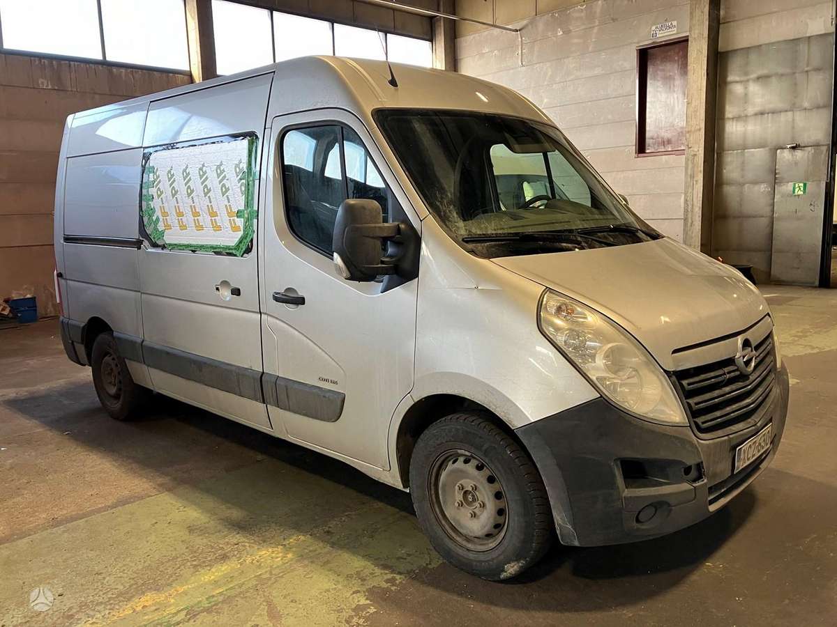 Opel Movano, preču