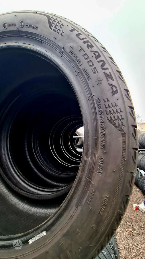 Bridgestone, summer 255/40 R18