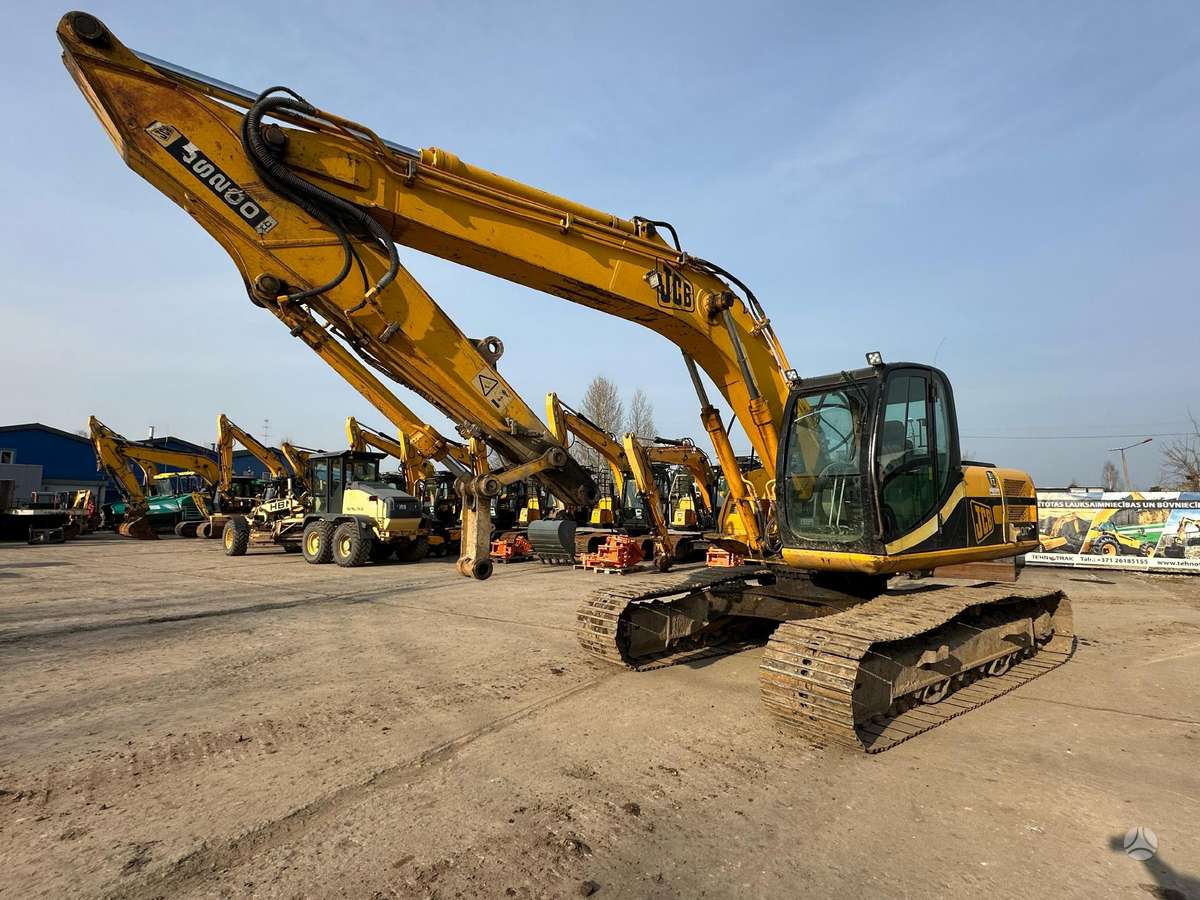JCB JS200, ekskavatori