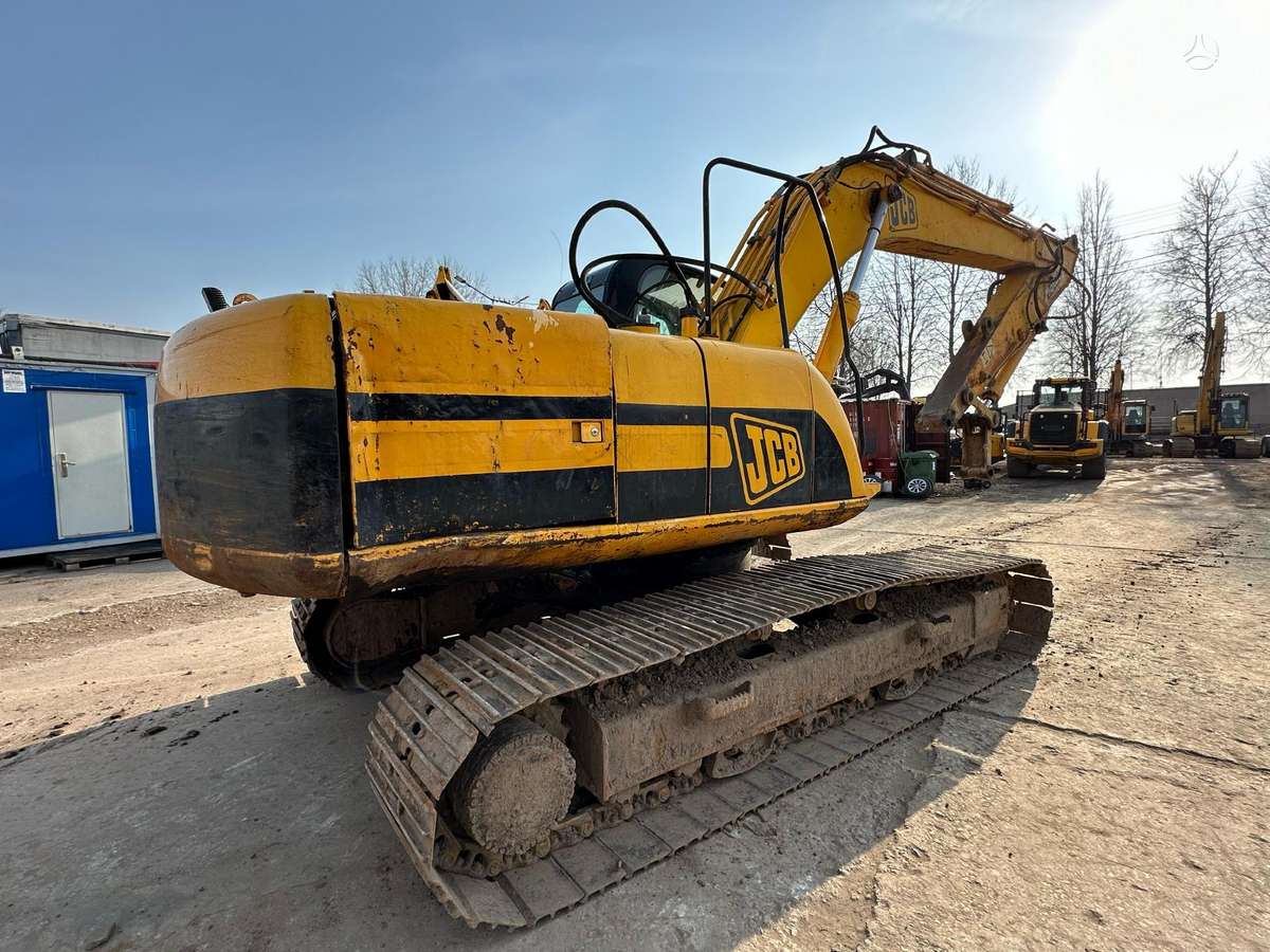 JCB JS200, ekskavatori