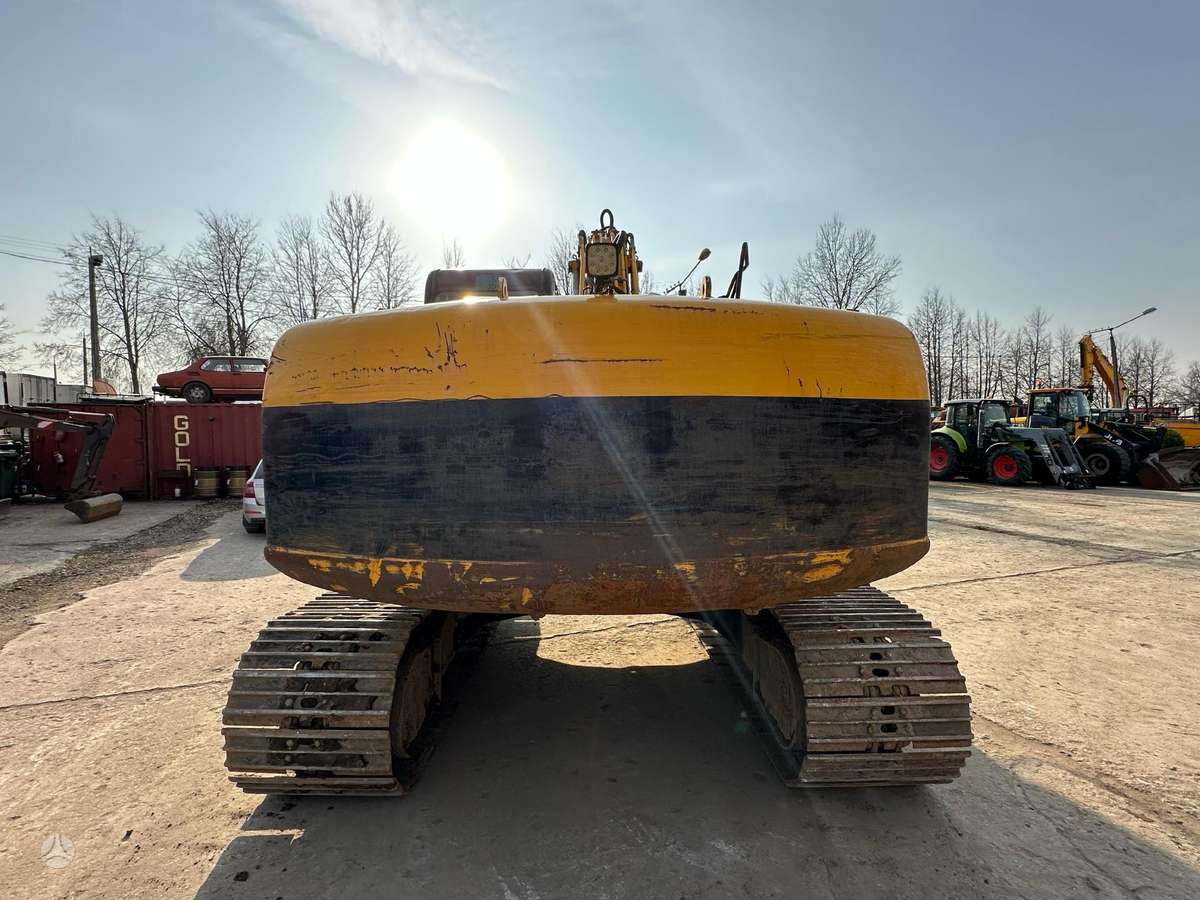 JCB JS200, ekskavatori