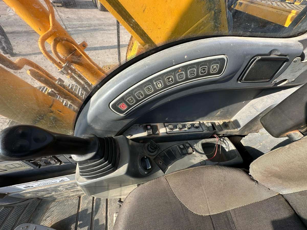 JCB JS200, excavator