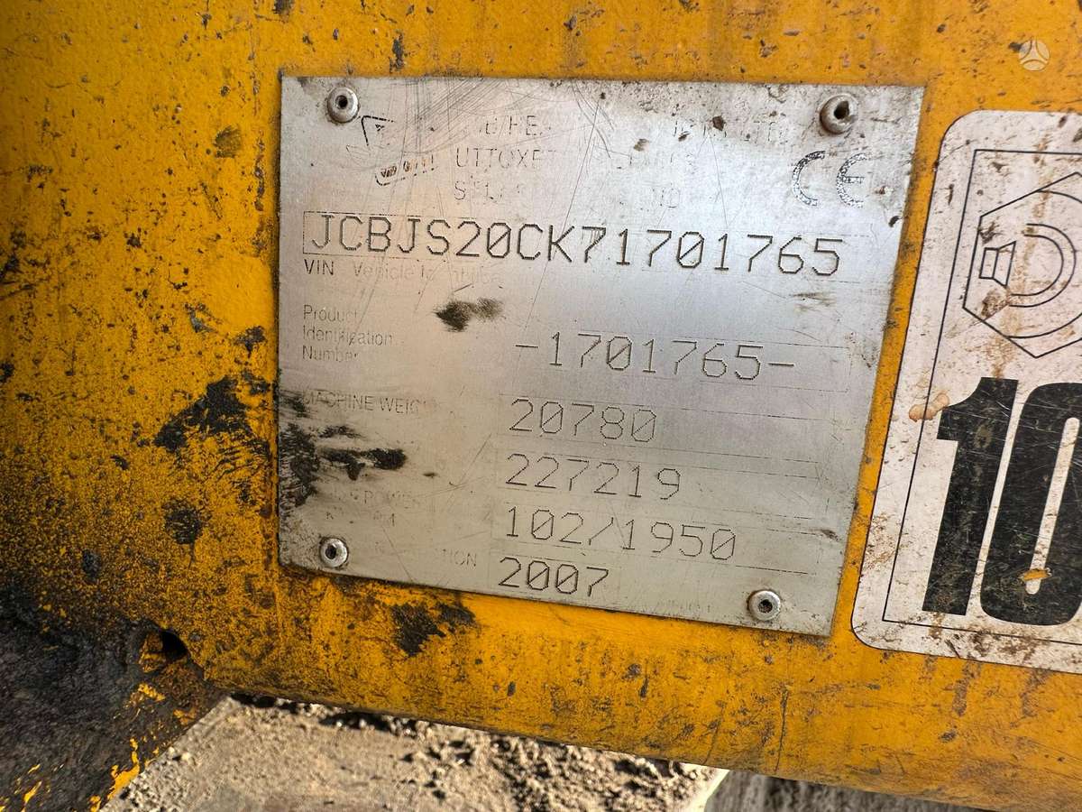 JCB JS200, ekskavatoriai