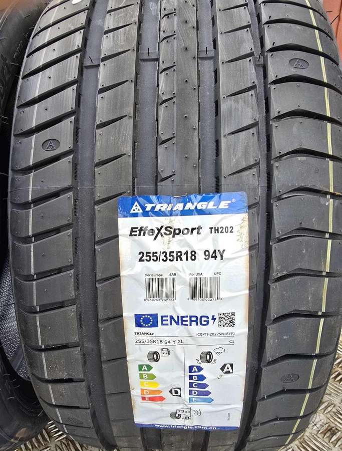 Triangle SIUNČIAME, vasarinės 255/35 R18