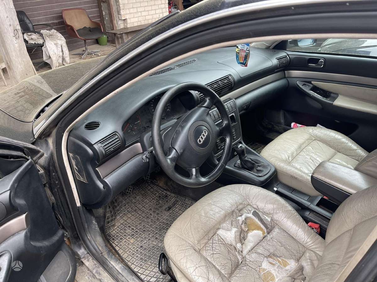 Audi A4 dalimis