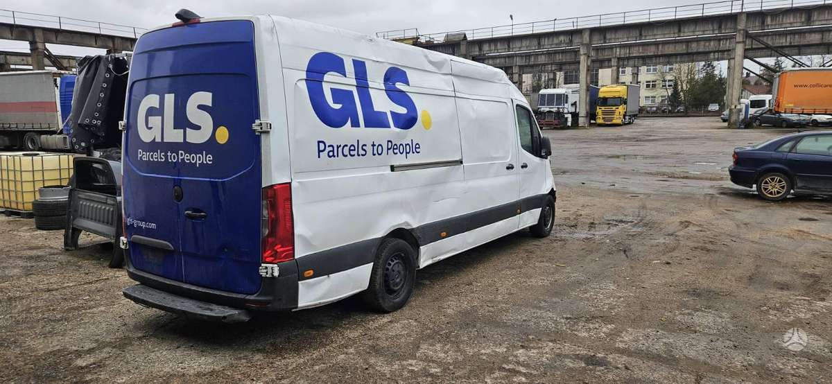 Mercedes-Benz Sprinter, preču
