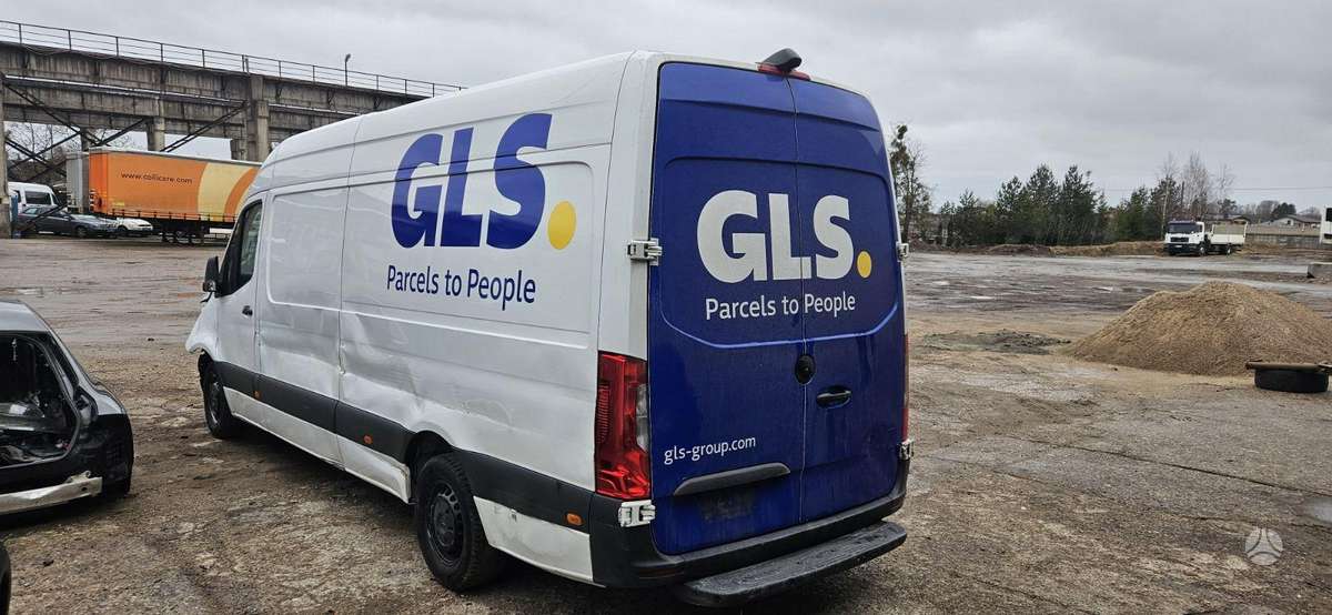 Mercedes-Benz Sprinter, preču