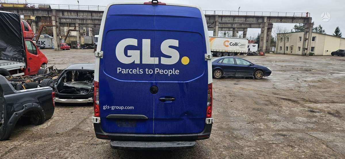 Mercedes-Benz Sprinter, cargo vans