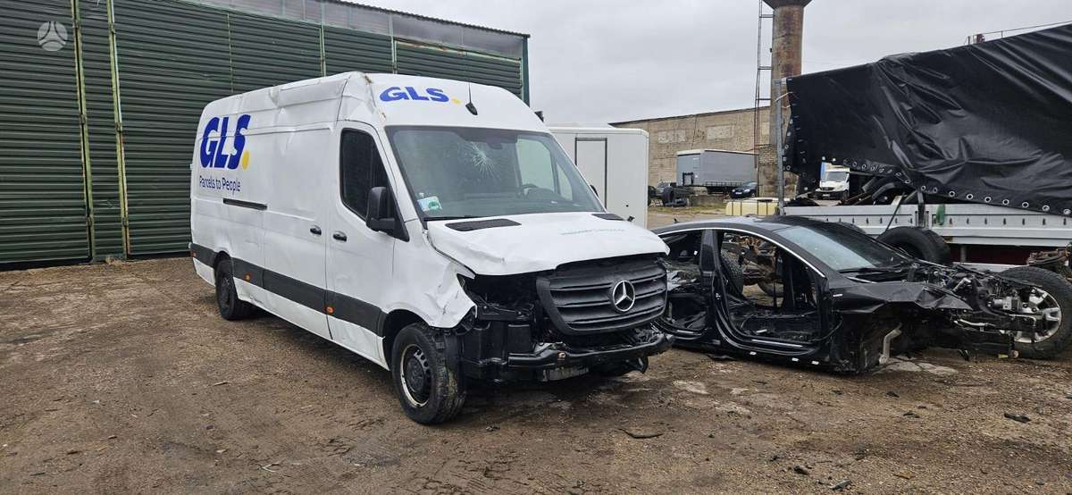 Mercedes-Benz Sprinter, preču
