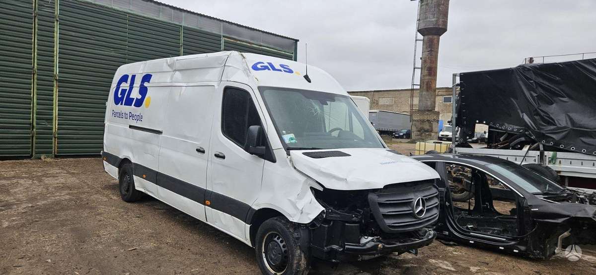 Mercedes-Benz Sprinter, cargo vans