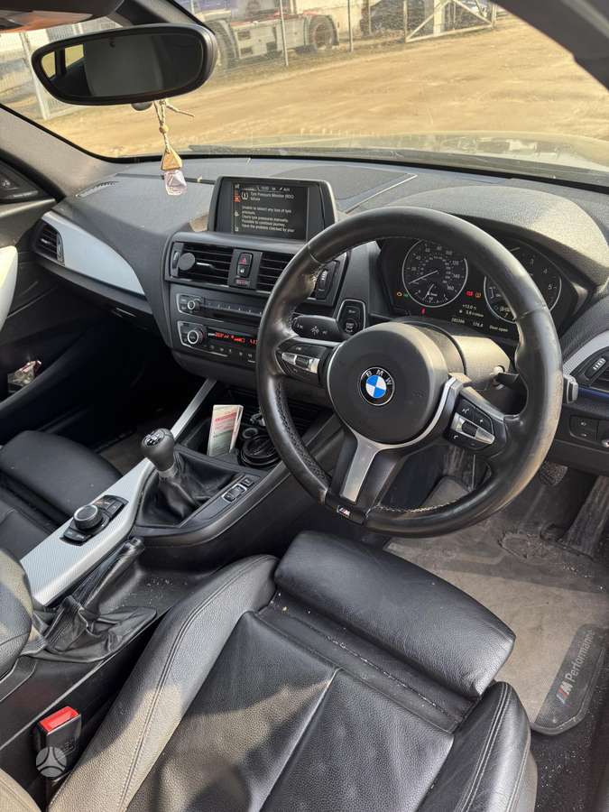 BMW 120 dalimis
