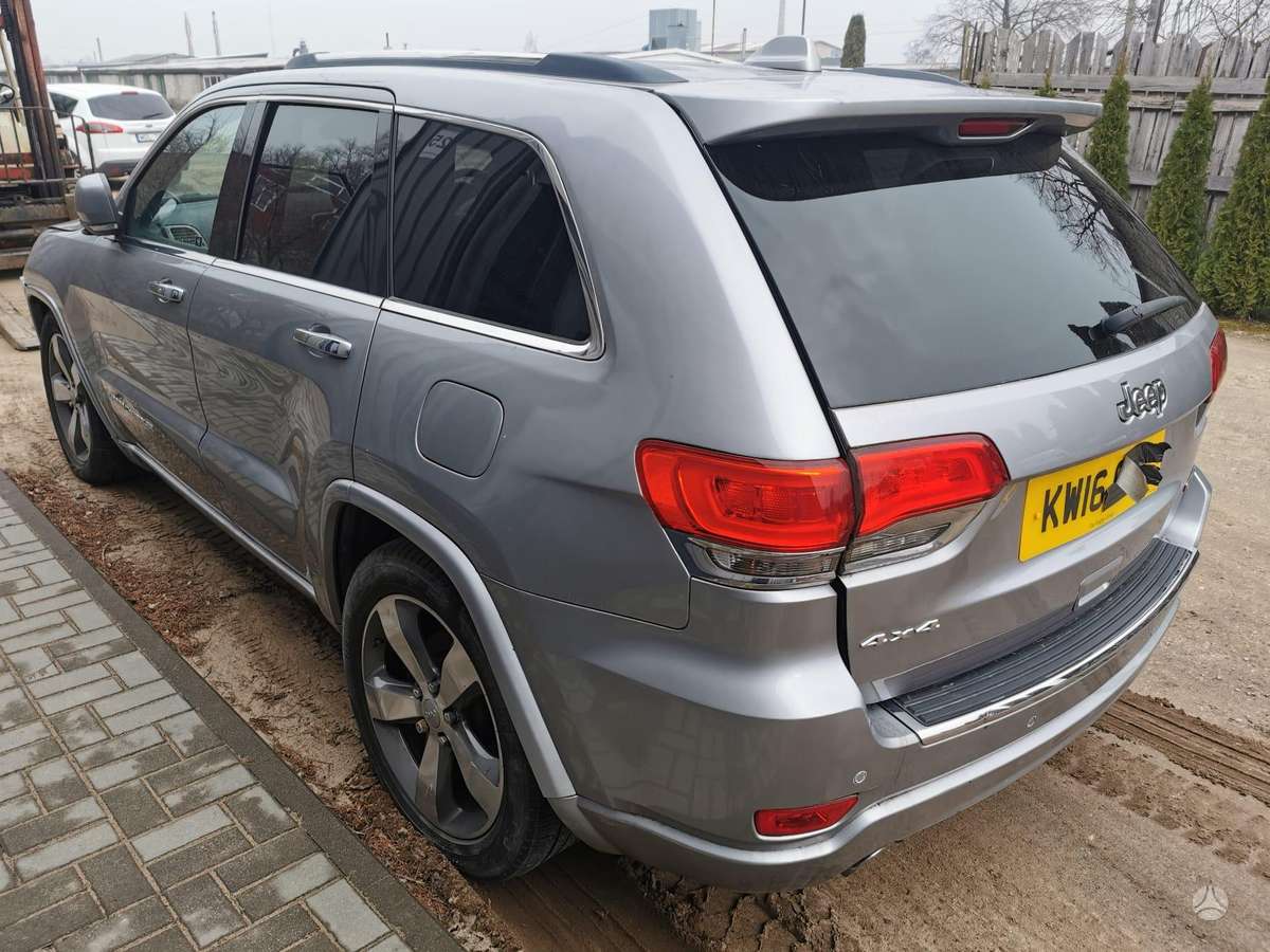 Jeep Grand Cherokee dalimis