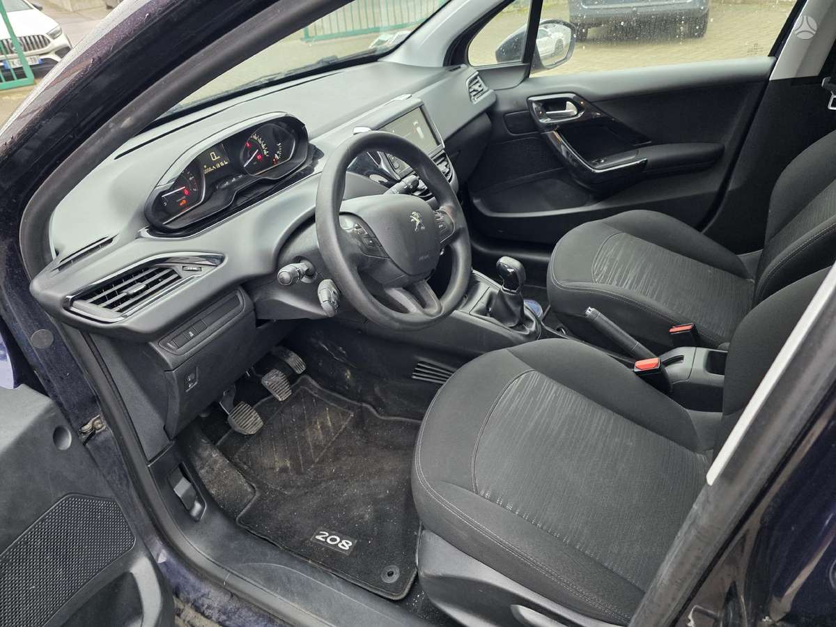 Peugeot 208 - 5
