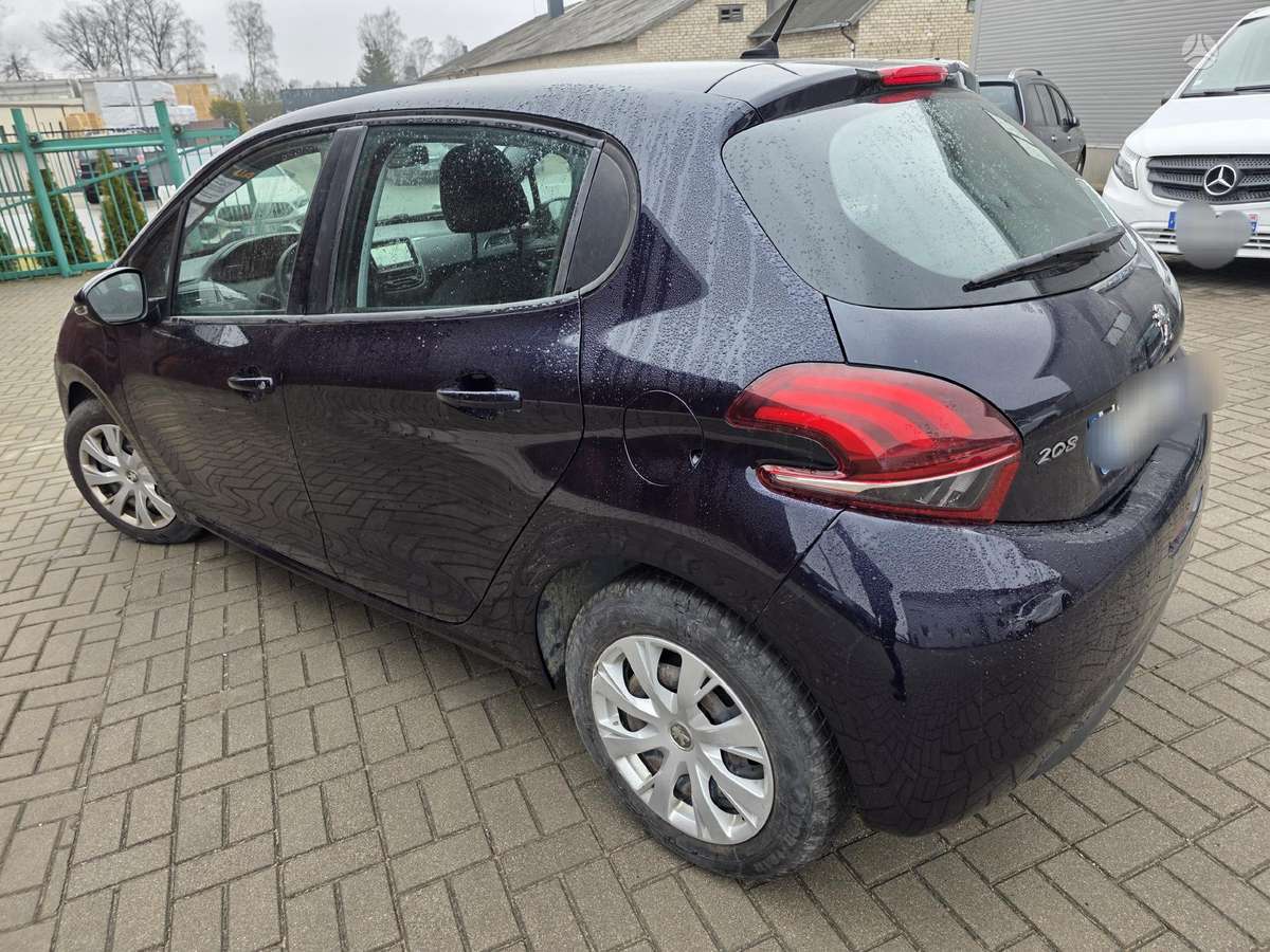 Peugeot 208 - 3