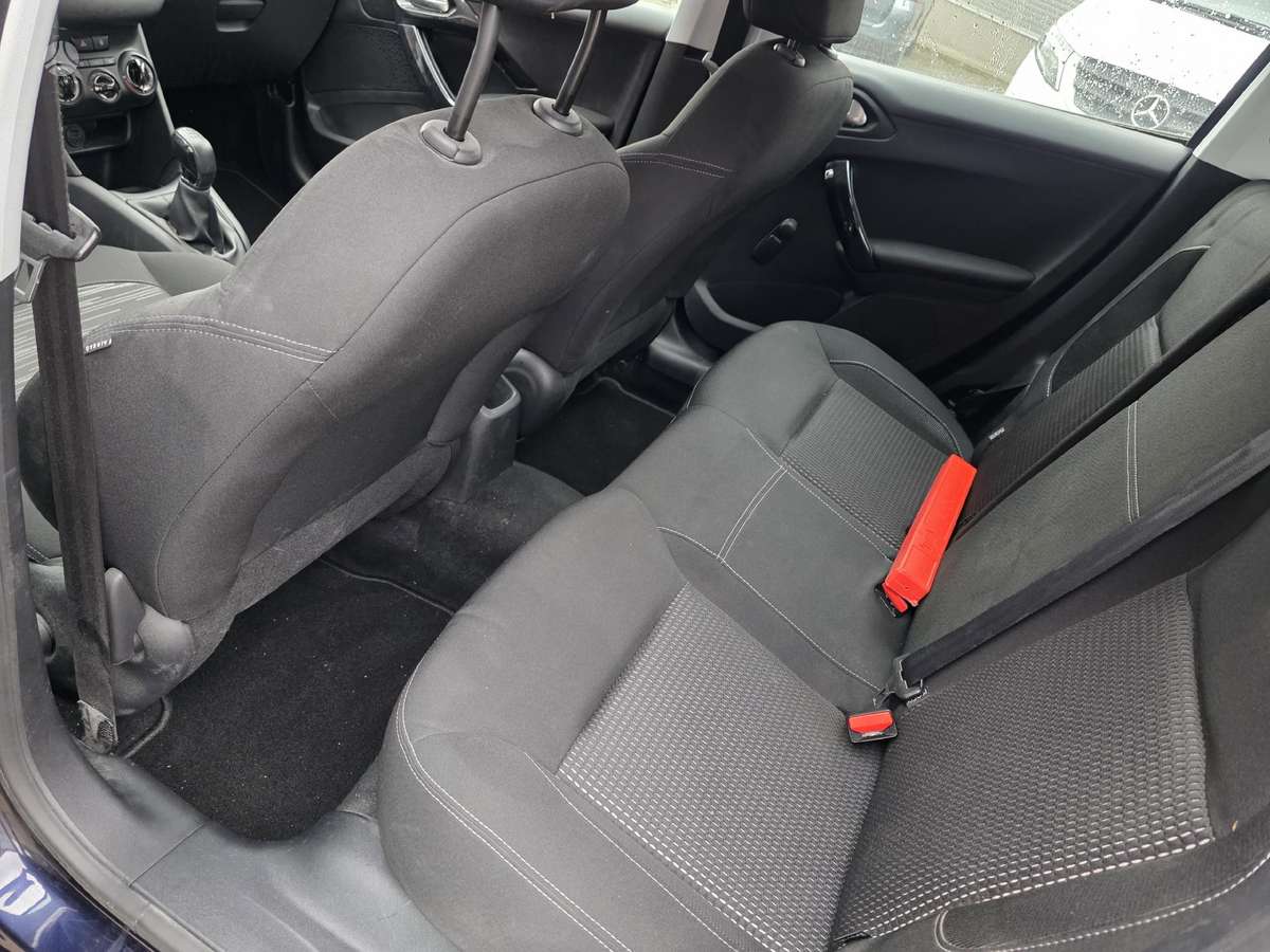 Peugeot 208 - 6