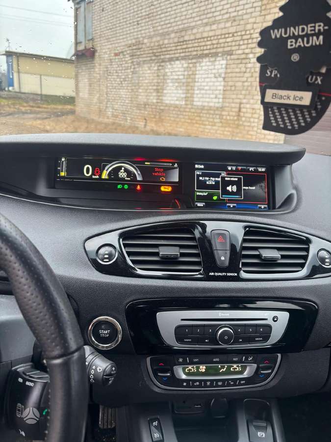 Renault Scenic dalimis. Europa