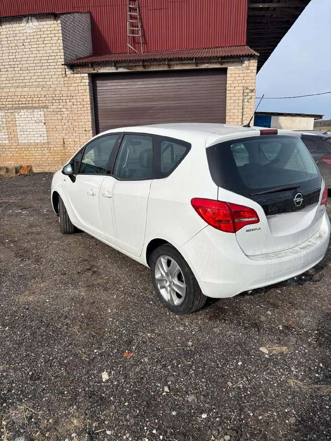 Opel Meriva dalimis. Europa