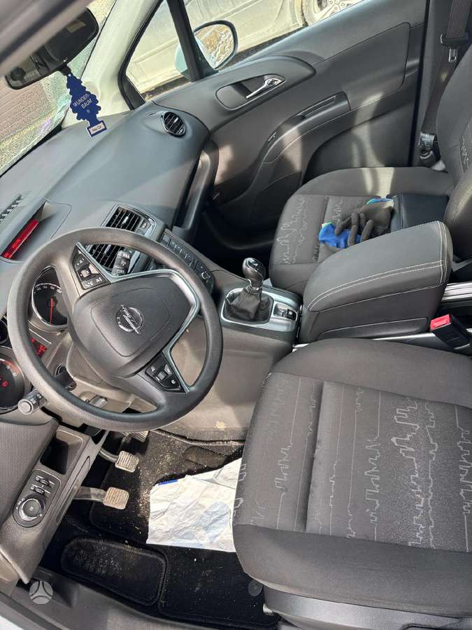 Opel Meriva dalimis. Europa
