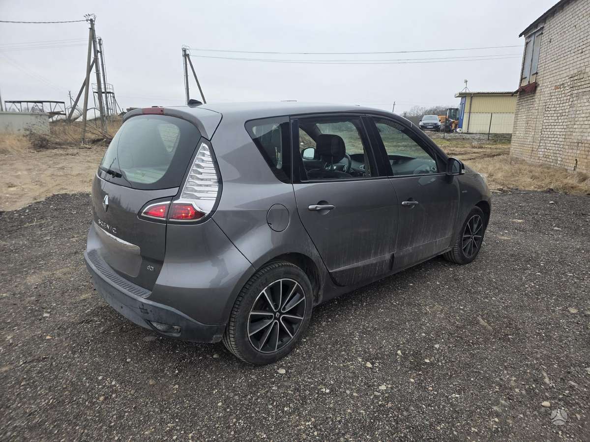 Renault Scenic dalimis. Europa