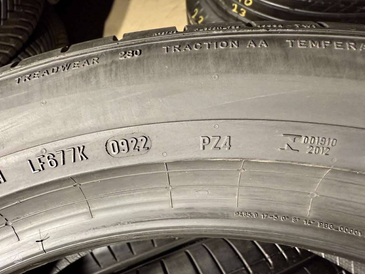 Pirelli PZero pz4/MO, summer 235/50 R19