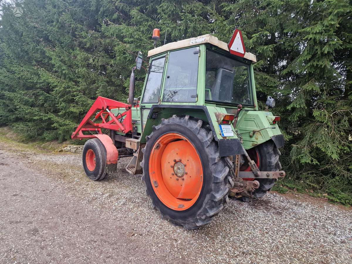 Fendt 305, tractors