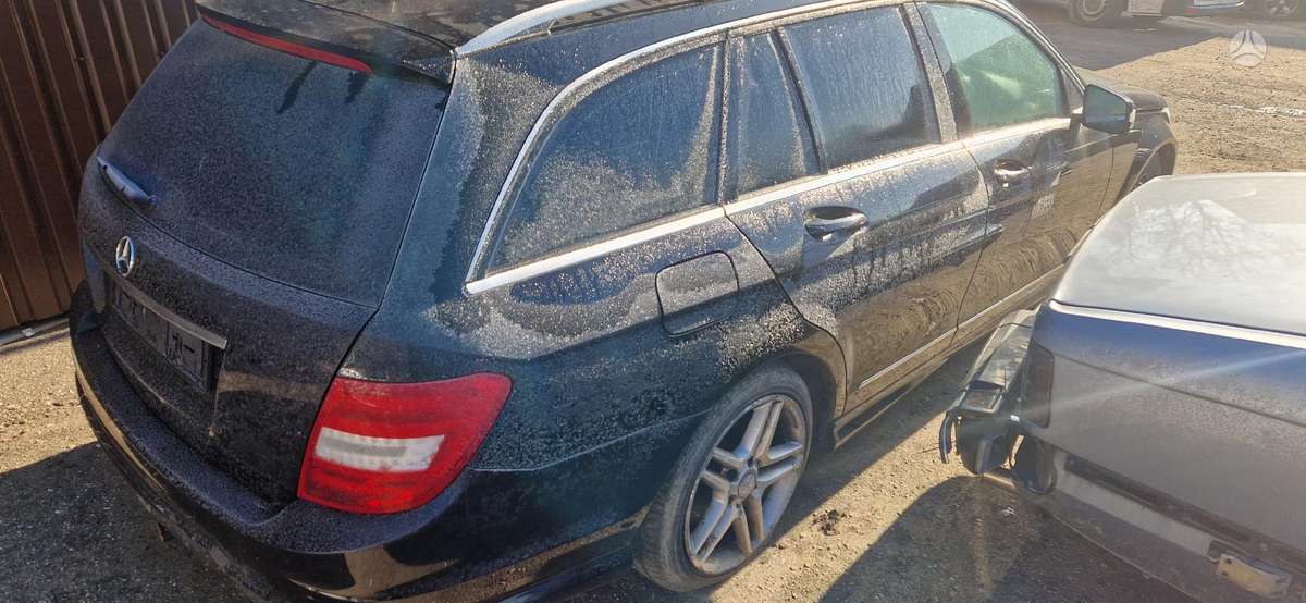 Mercedes-Benz C220