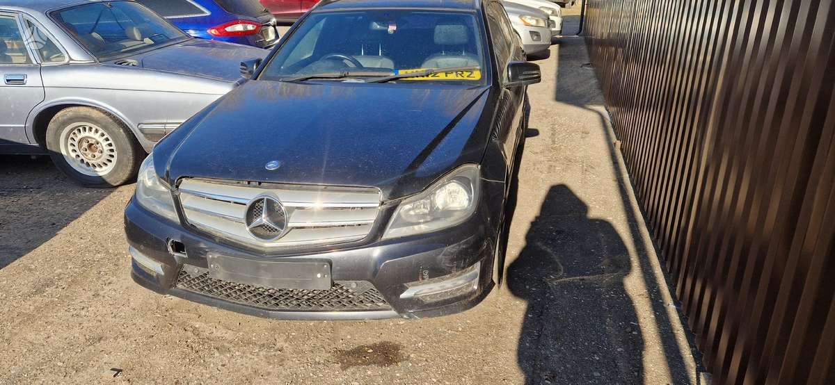 Mercedes-Benz C220