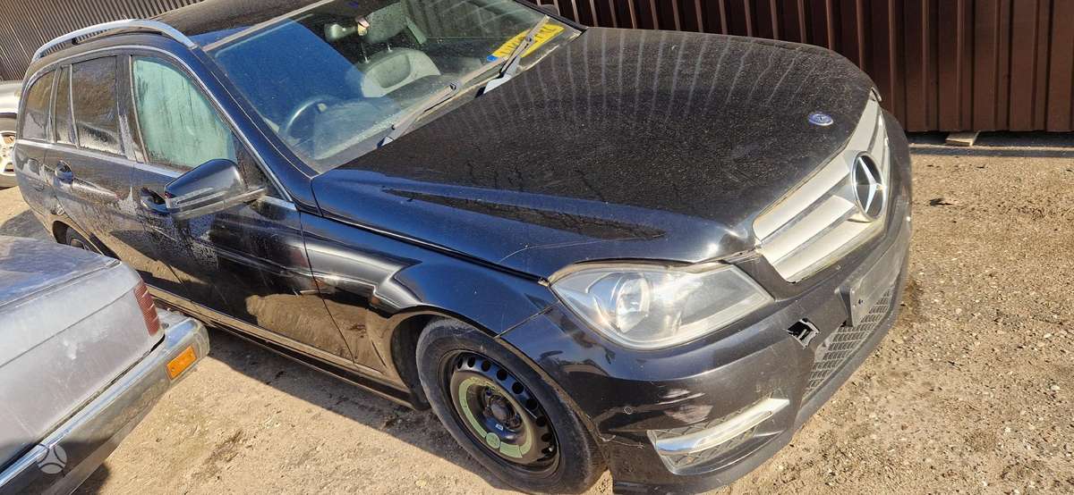Mercedes-Benz C220