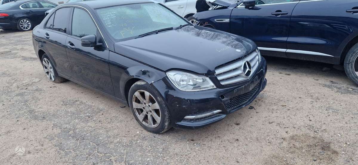 Mercedes-Benz C220