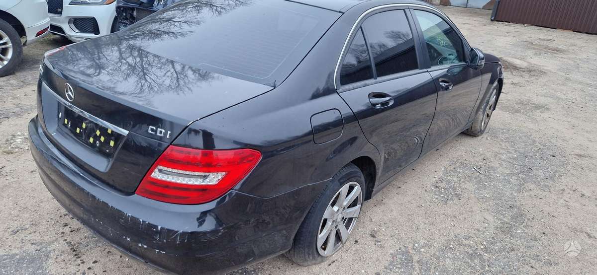 Mercedes-Benz C220