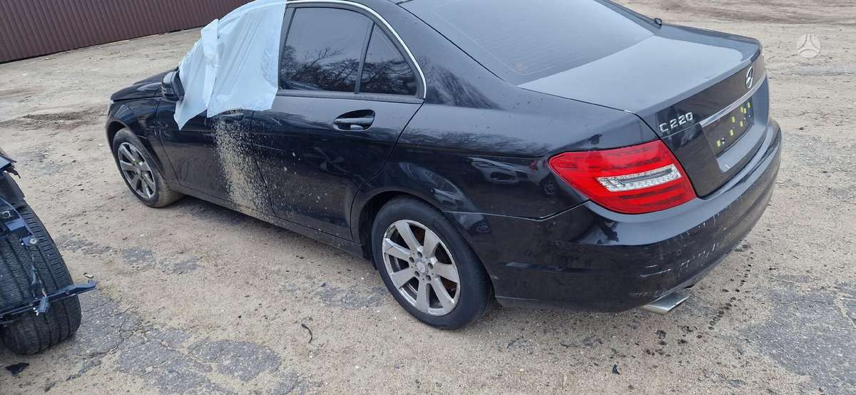 Mercedes-Benz C220